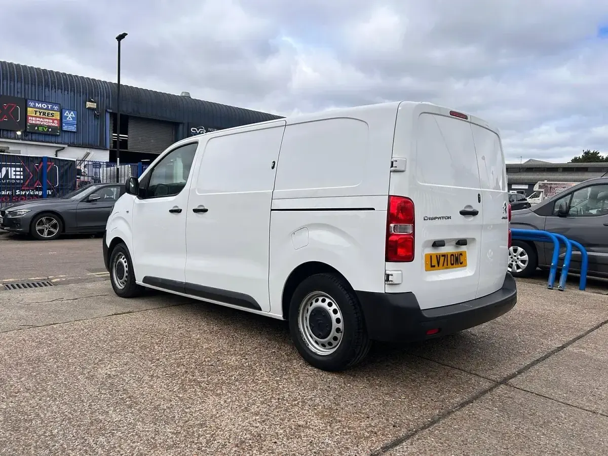 Used Citroën Dispatch 100 kW (136 HP) 2021 White MPV