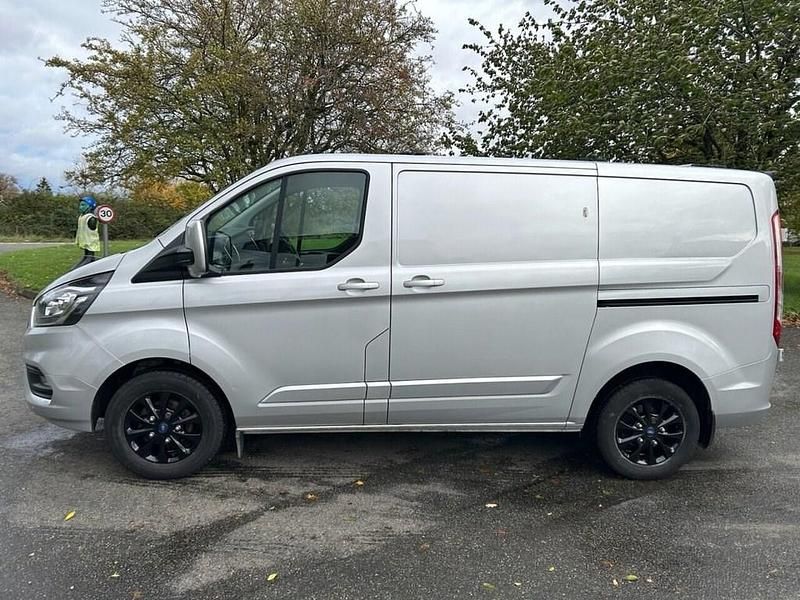 Used Ford Transit Custom Limited 130 HP (95 kW) 2020 Silver Van