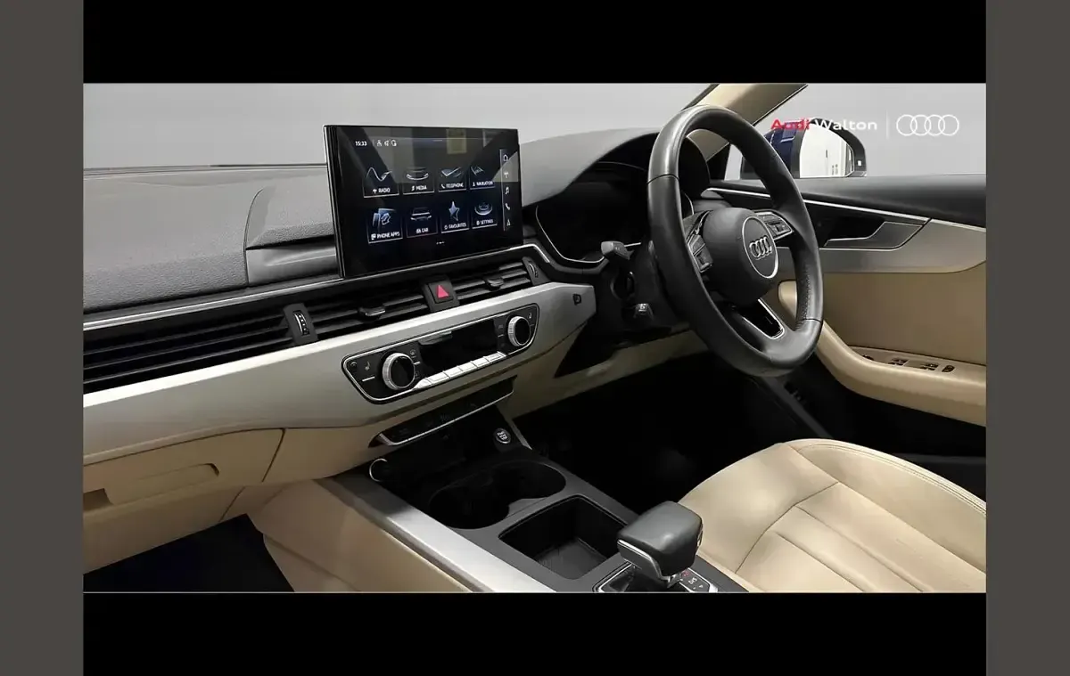 Second-hand Audi A4 Black Edition 147 CP (108 kW) 2022 Albastru Berlinǎ