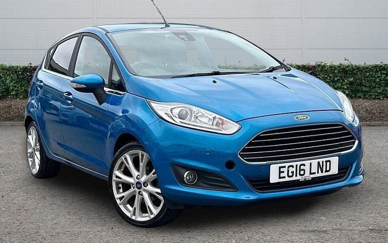 Begagnad Ford Fiesta Titanium 101 HK (74 kW) 2016 Halvkombi