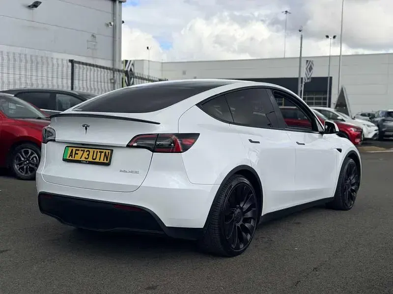 Used Tesla Model Y Performance 392 kW (534 HP) 2023 White SUV