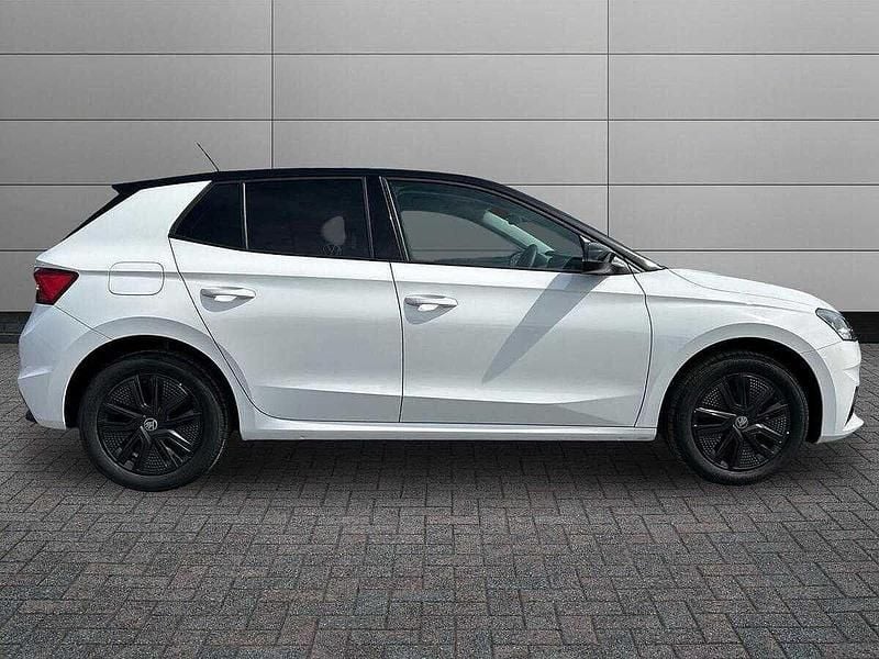 New Skoda Fabia Design Edition 70 HP (51 kW) 2025 Candy white black magic pearl effect Hatchback