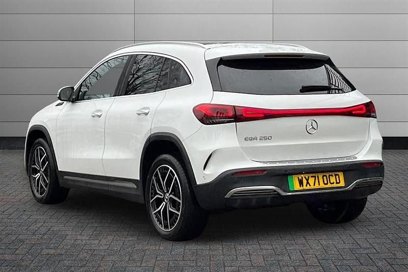 Used Mercedes EQA250 AMG Line Premium 139 kW (190 HP) 2021 Digital white SUV
