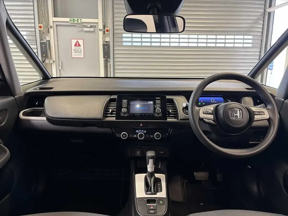 Used Honda Jazz Hybrid 109 HP (80 kW) 2022 Midnight blue Hatchback