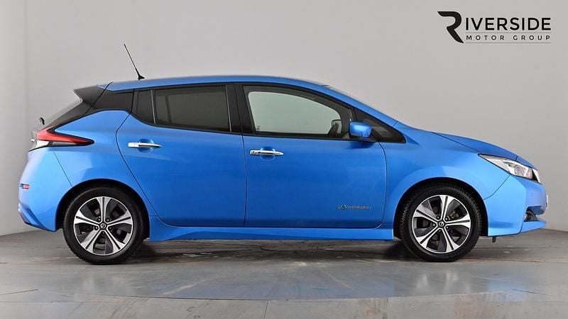 Used Nissan Leaf Tekna 110 kW (150 HP) 2019 Blue Hatchback