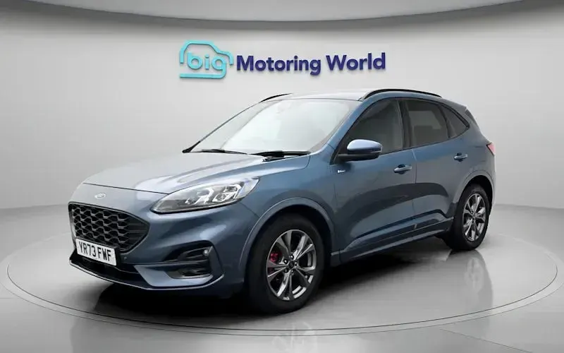 Begagnad Ford Kuga ST-Line 150 HK (110 kW) 2023 Blå SUV