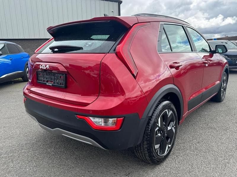 Begagnad Kia e-Niro 147 kW (201 HK) 2024 Röd SUV