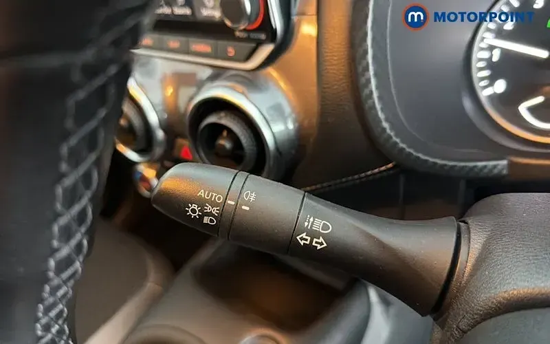 Used Nissan Juke N-Connecta 114 HP (83 kW) 2023 Blue SUV
