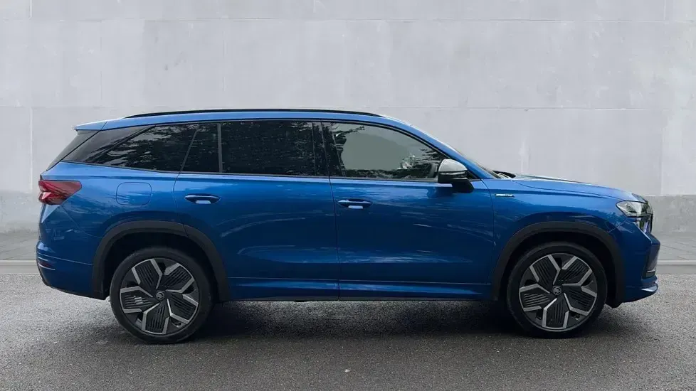 Used Skoda Kodiaq SportLine 204 HP (150 kW) 2026 Race blue metallic SUV