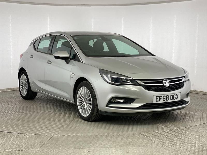Silver Used 2018 Vauxhall Astra Elite Hatchback | £12,795 (Expensive) - Image 1/4