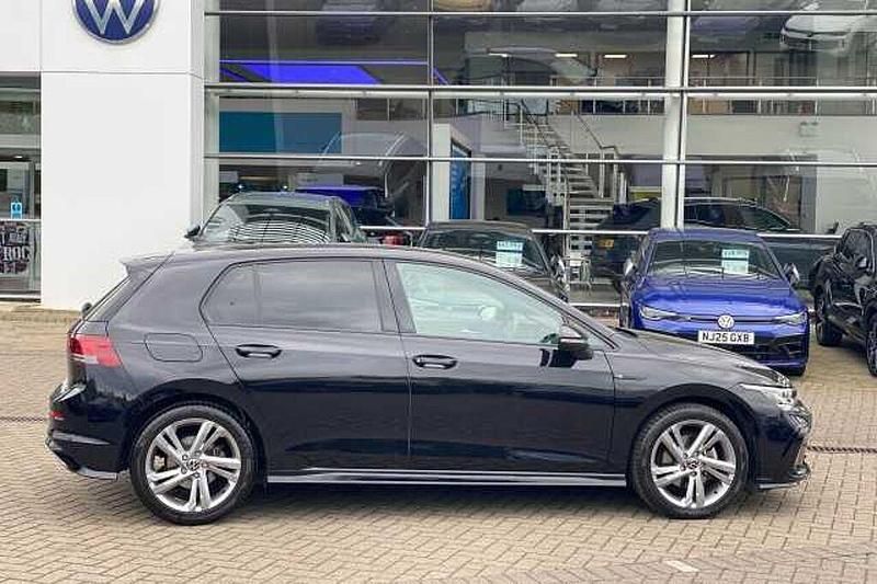 Begagnad VW Golf VIII 150 HK (110 kW) 2024