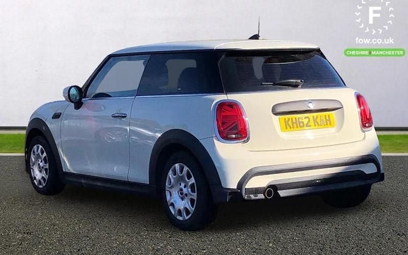 Used Mini ONE Classic 102 HP (75 kW) 2021 White Hatchback