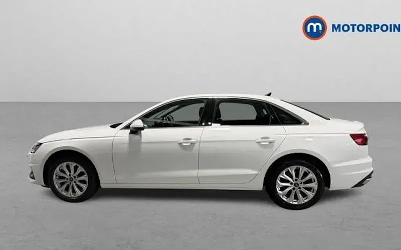 Begagnad Audi A4 150 HK (110 kW) 2022 Vit Sedan