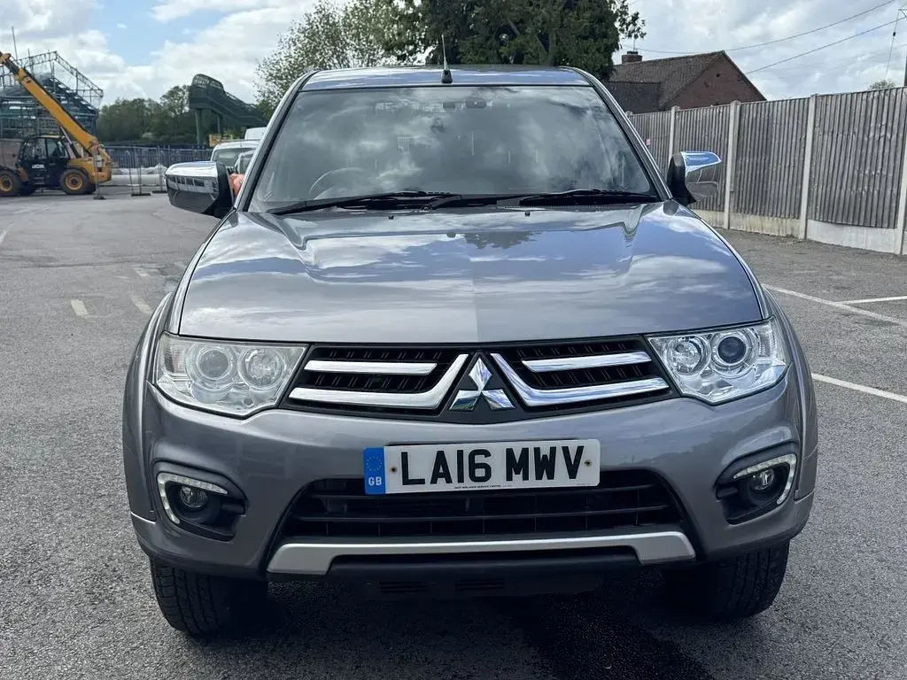 Used Mitsubishi L200 134 HP (98 kW) 2016 Grey Pickup