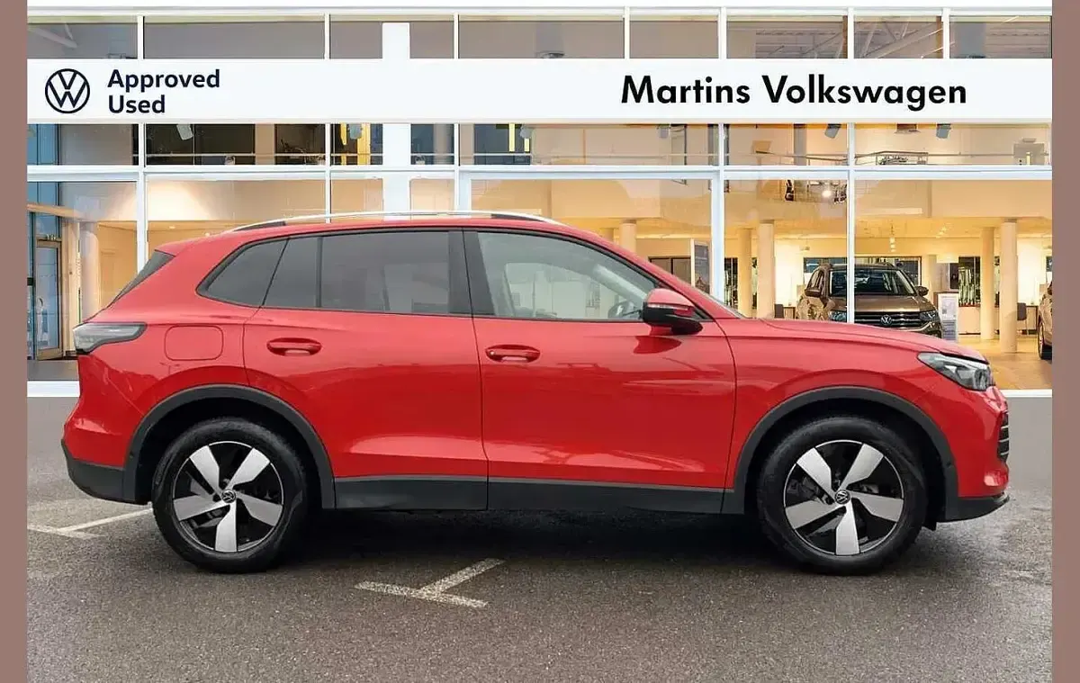 Used VW Tiguan Match 148 HP (108 kW) 2024 Red SUV
