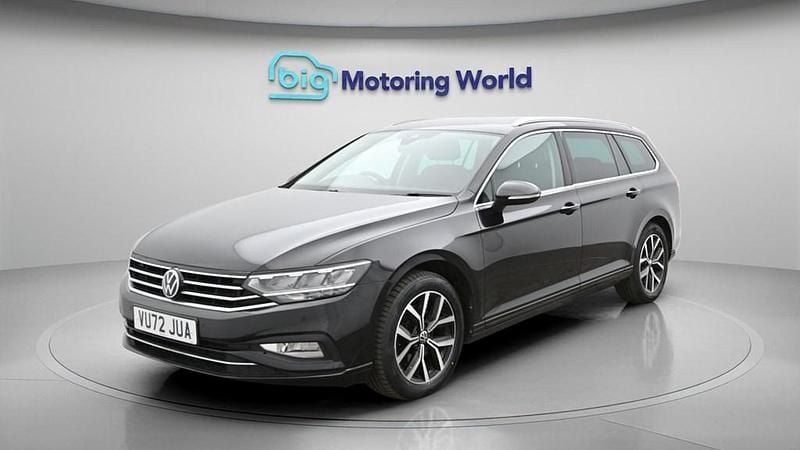 Used VW Passat SEL 150 HP (110 kW) 2022 Black Estate