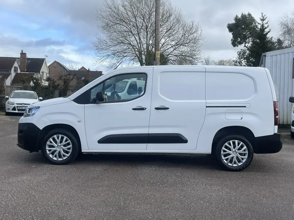 Used Citroën e-Berlingo 100 HP (73 kW) 2020 White
