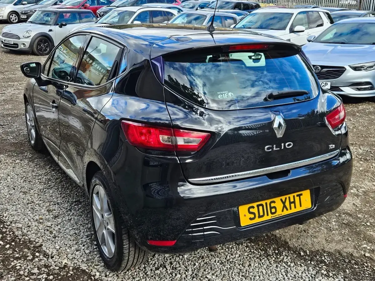 Used Renault Clio Dynamique 88 HP (64 kW) 2016 Black Hatchback