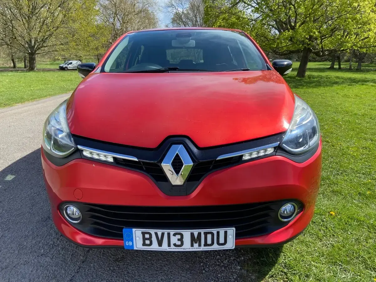 Second-hand Renault Clio IV Dynamique 75 CP (55 kW) 2013 Roșu Hatchback