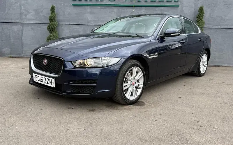 Used Jaguar XE Prestige 179 HP (131 kW) 2019 Sedan