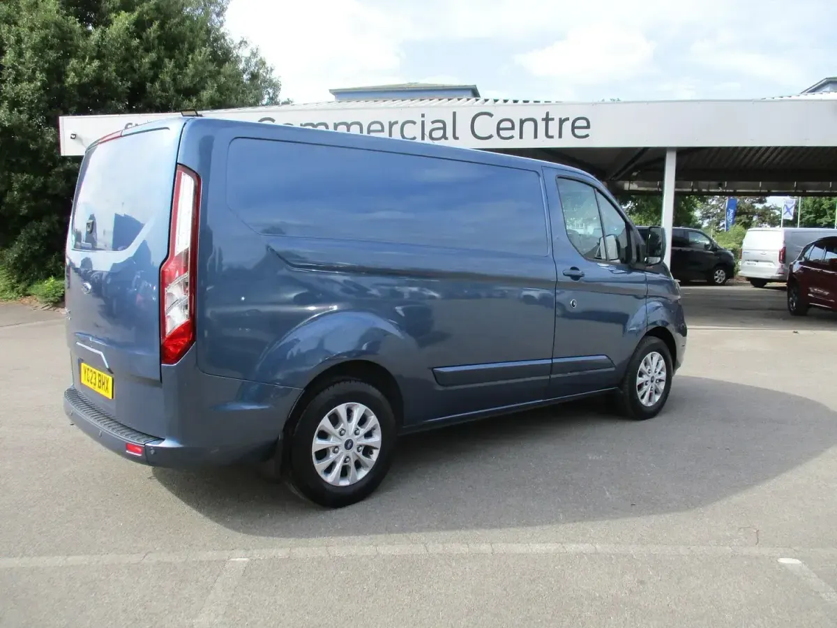 Used Ford Transit Custom Limited 130 HP (95 kW) 2023 Blue Van