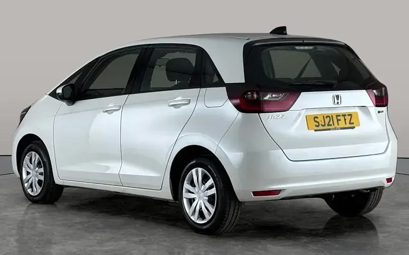 Used Honda Jazz Hybrid 109 HP (80 kW) 2021 White Hatchback