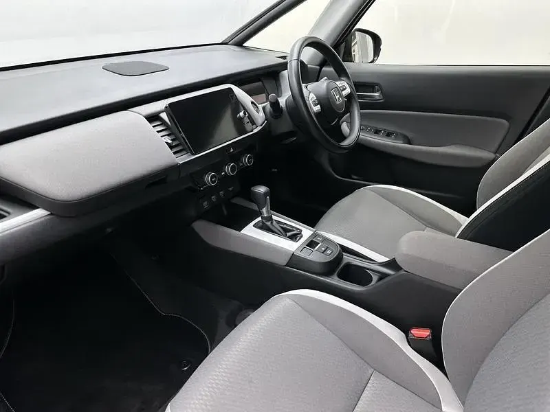 Used Honda Jazz Hybrid 109 HP (80 kW) 2022 Shining grey Hatchback