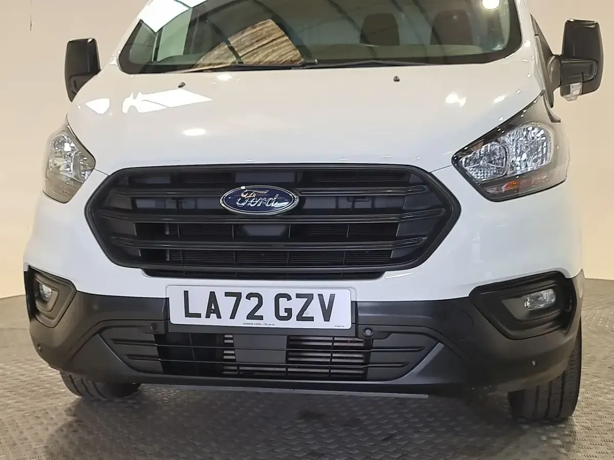 Used Ford Transit Custom 130 HP (95 kW) 2022 White Van