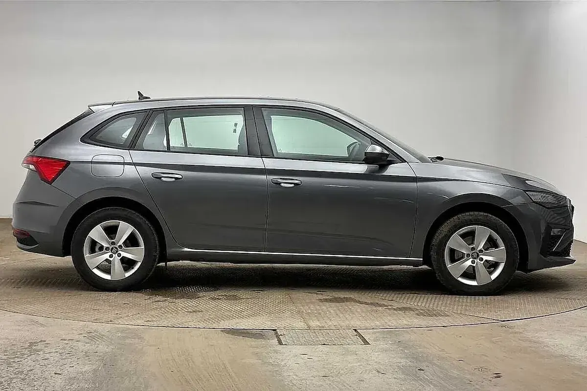 Used Skoda Scala SE 85 HP (62 kW) 2025 Graphite grey metallic Hatchback