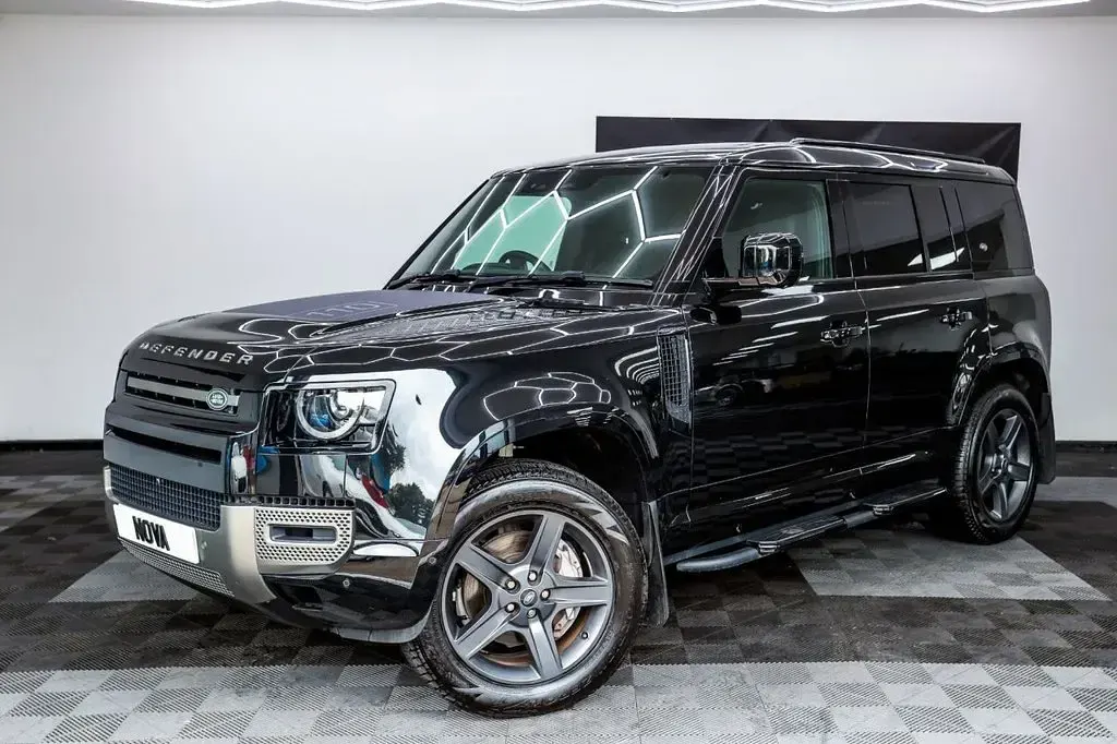 Used Land Rover Defender SE Dynamic 300 HP (220 kW) 2024 Black SUV