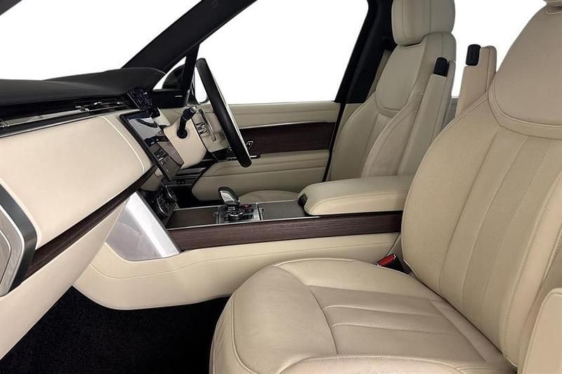 Used Land Rover Range Rover HSE 440 HP (323 kW) 2023 Eiger grey SUV