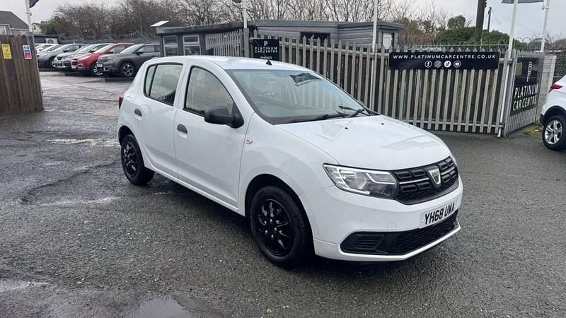 White Used 2018 Dacia Sandero Essentiel Hatchback | £4,695 (Fair price) - Image 1/4