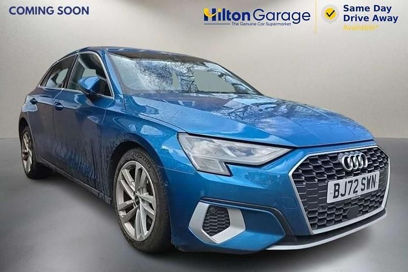 Begagnad Audi A3 Sportback e-tron Sport 2022 Blå Halvkombi