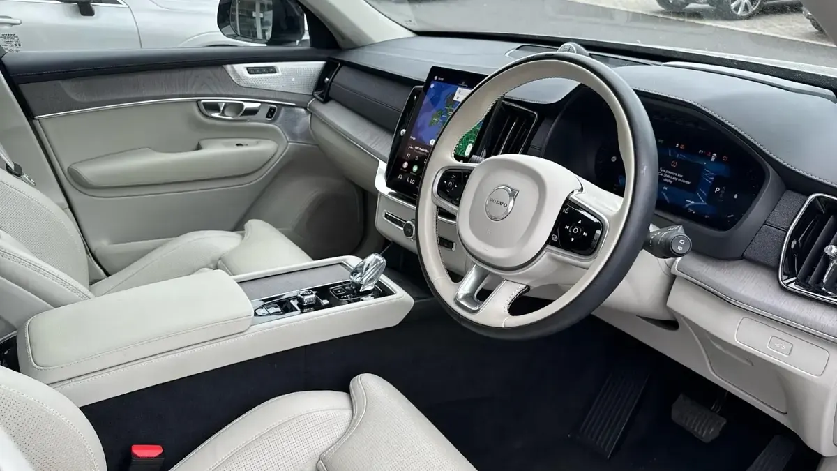 Used Volvo XC90 Ultra 455 HP (334 kW) 2025 Grey SUV