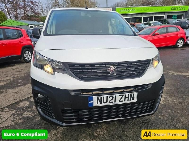 Second-hand Peugeot Partner 2021 Alb Monovolum