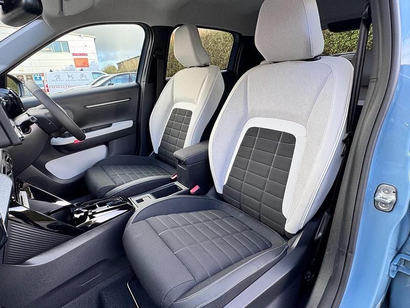 Used Citroën e-C3 83 kW (113 HP) 2024 Blue Hatchback