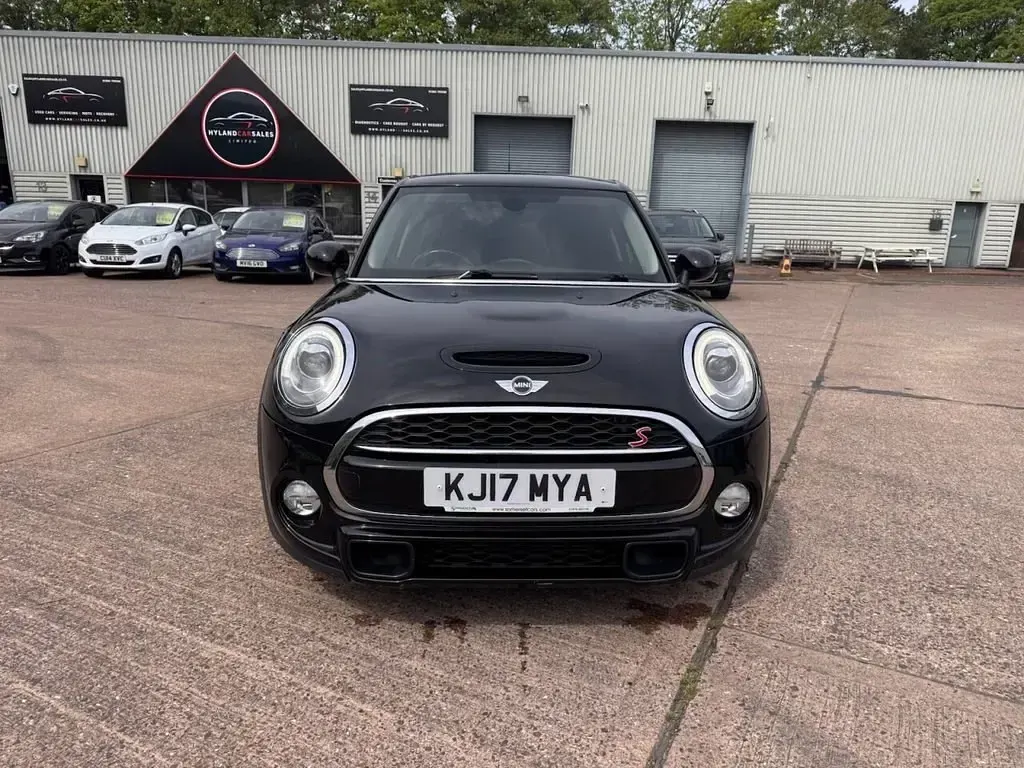 Used Mini Cooper SD Hatch 170 HP (125 kW) 2017 Black Hatchback