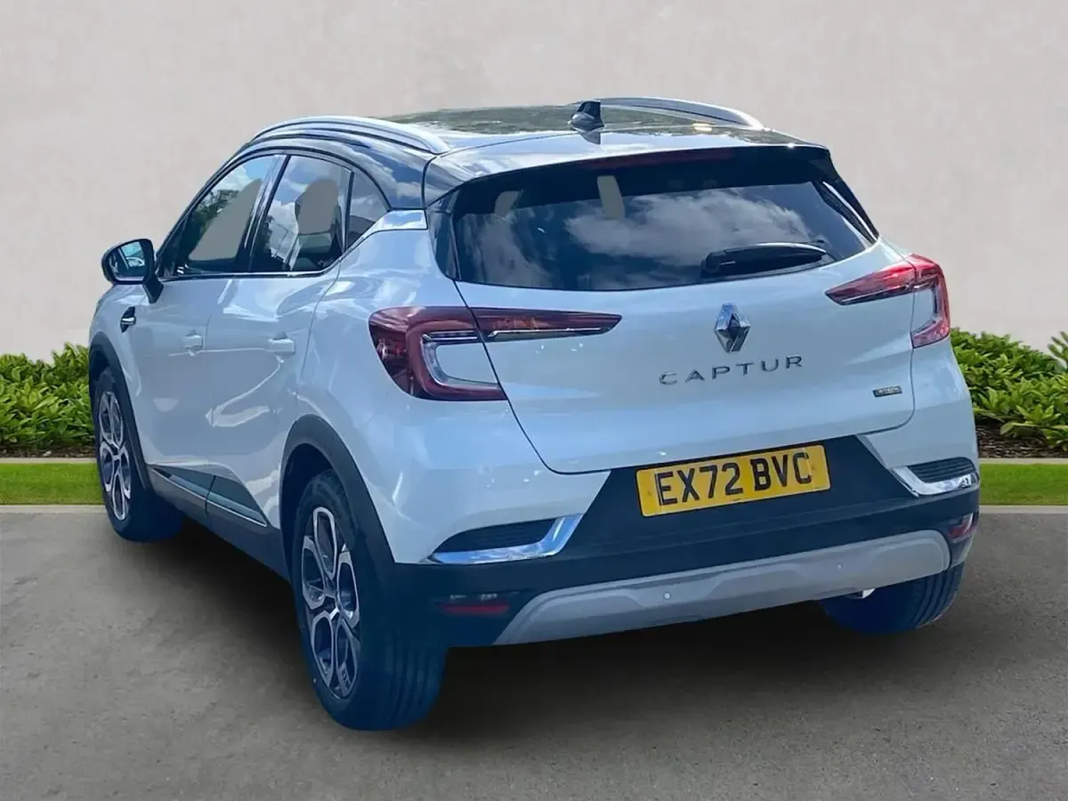 Używany Renault Captur Techno 145 KM (106 kW) 2022 Biały SUV