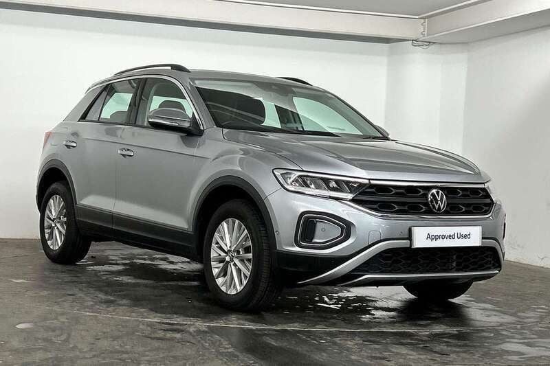 Silver Used 2023 VW T-Roc Life SUV | £19,395 (Fair price) - Image 1/4