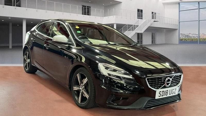 Black Used 2018 Volvo V40 R-Design Estate | £8,295 (Good price) - Image 1/4