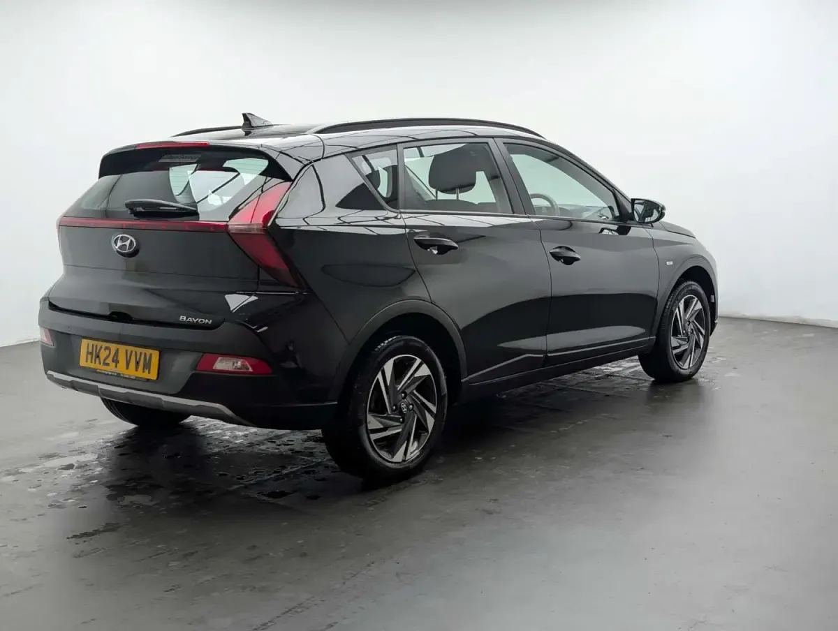 Begagnad Hyundai Bayon SE 2024 Svart SUV