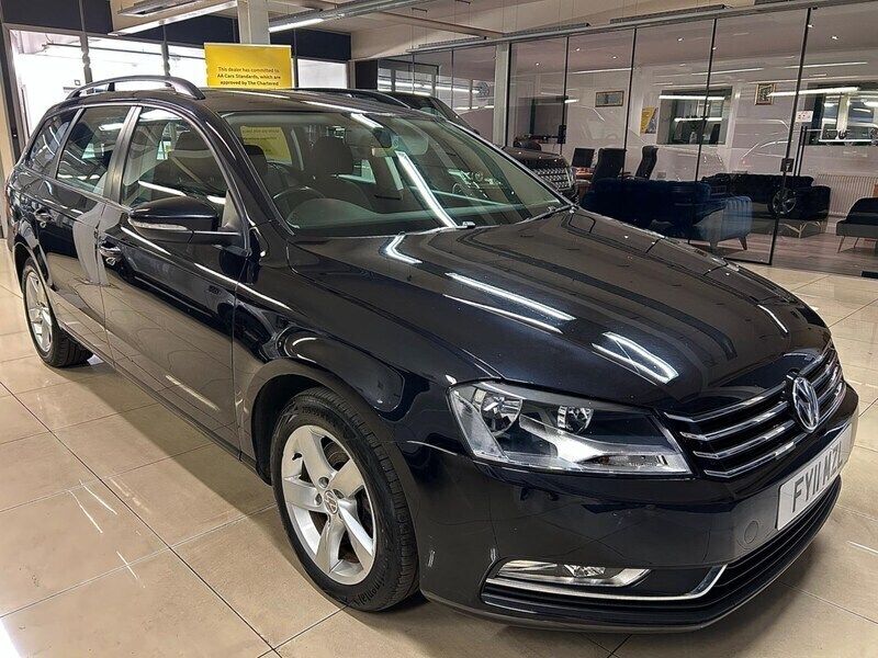 Black Used 2011 VW Passat S Estate | £2,490 (Good price) - Image 1/3