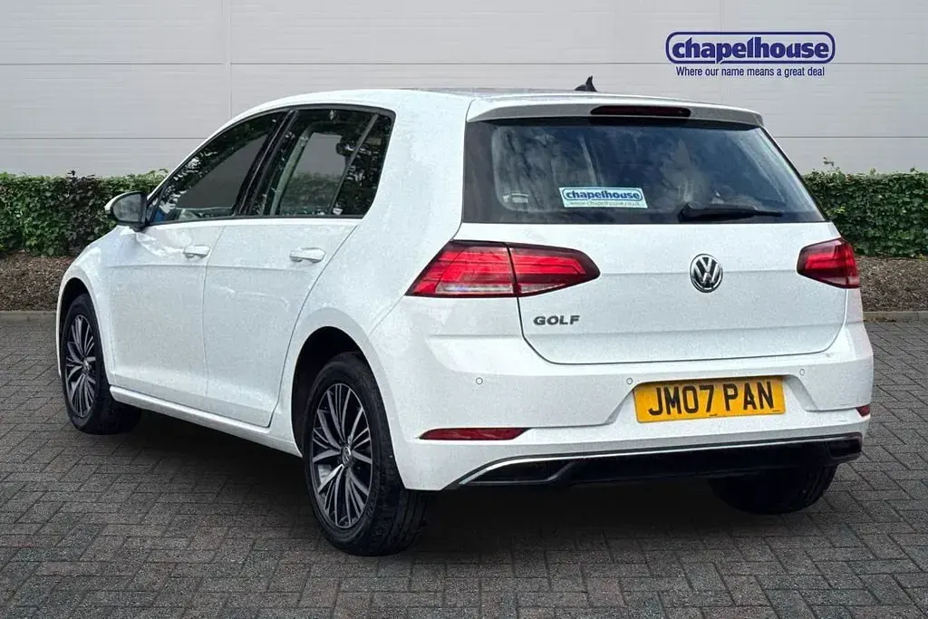 Used VW Golf VII SE 2018 White Hatchback