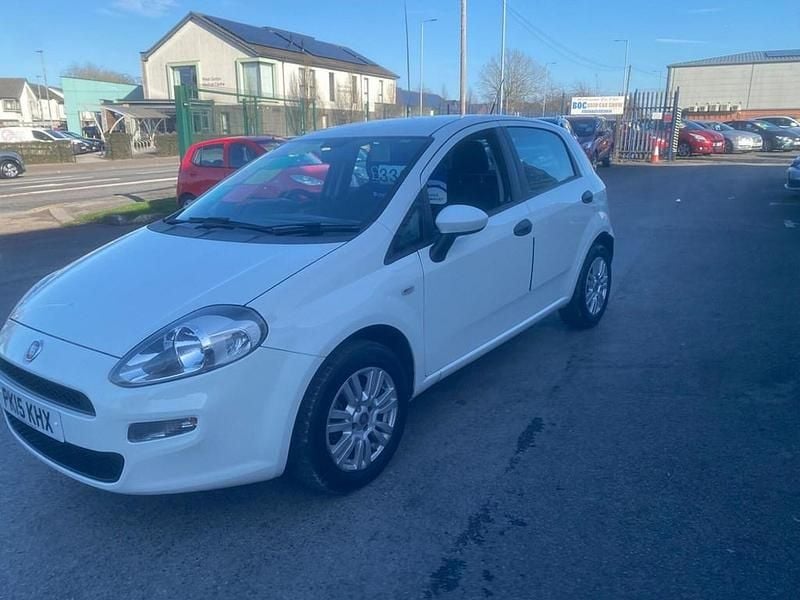 Used Fiat Punto Pop 69 HP (50 kW) 2015 White Hatchback