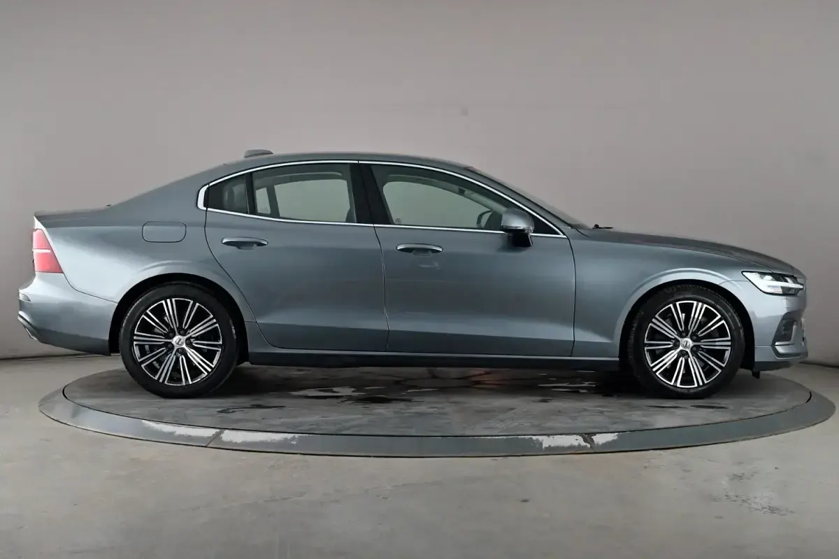 Used Volvo S60 Inscription 250 HP (183 kW) 2021 Grey Sedan