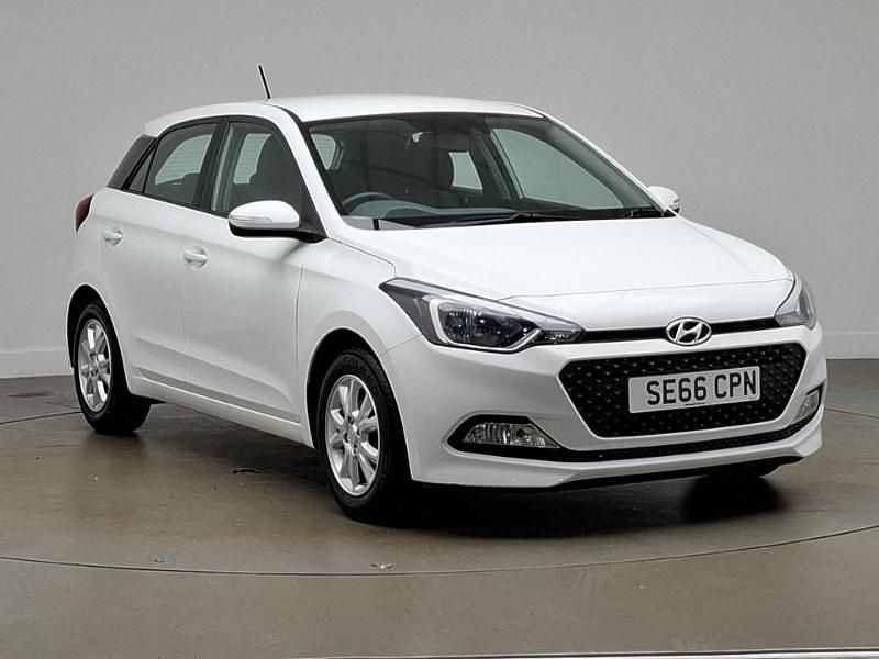 White Used 2017 Hyundai i20 SE Hatchback | £7,198 (Good price) - Image 1/4