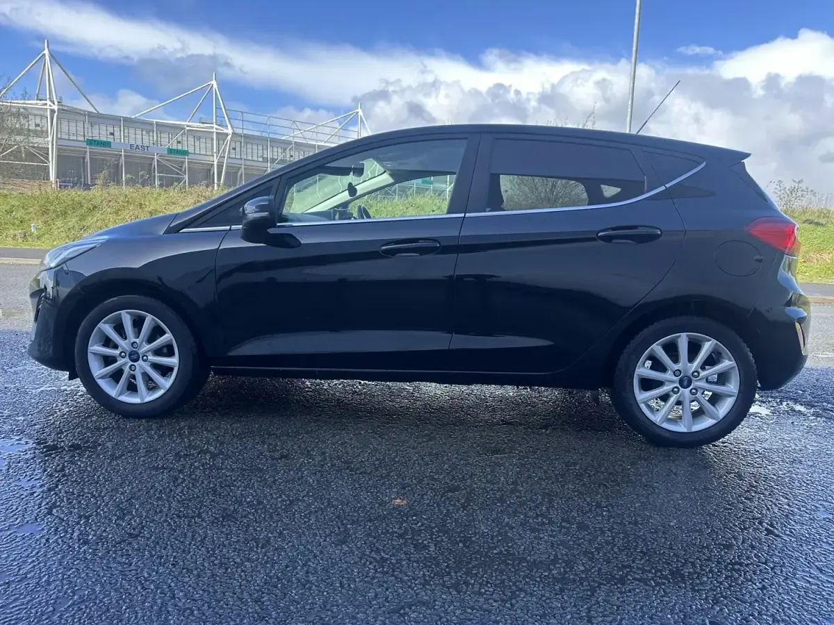 Używany Ford Fiesta Titanium 2018 Czarny Hatchback
