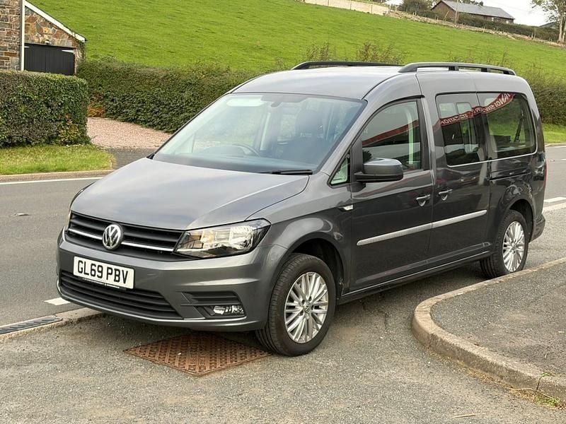 Grey Used 2019 VW Caddy Maxi Life Life MPV | £15,995 (Fair price) - Image 1/4