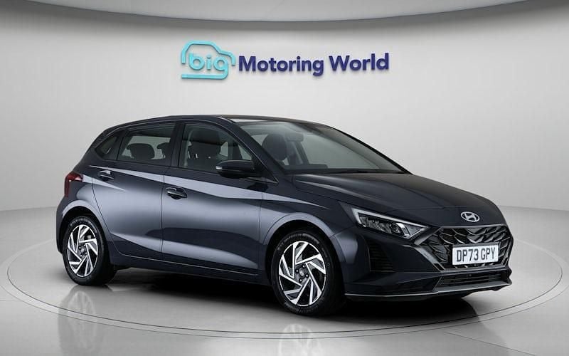 Usado Hyundai i20 Advanced 101 HP (74 kW) 2023 Cinzento Citadino