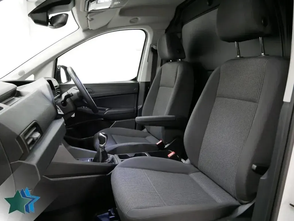 Usado VW Caddy 102 HP (75 kW) 2022 Branco Monovolume